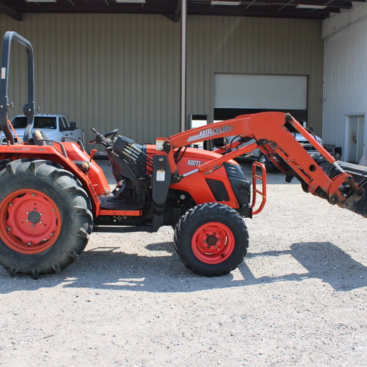 #2409 • Kiotti DS4110 Tractor with Front End Loader