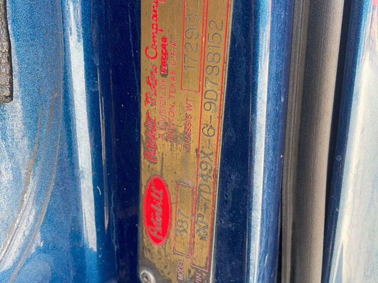 2009-peterbilt-387-image-30
