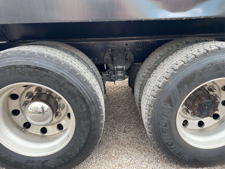 2017-peterbilt-579-image-9