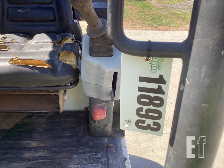2011-bobcat-325g-image-20