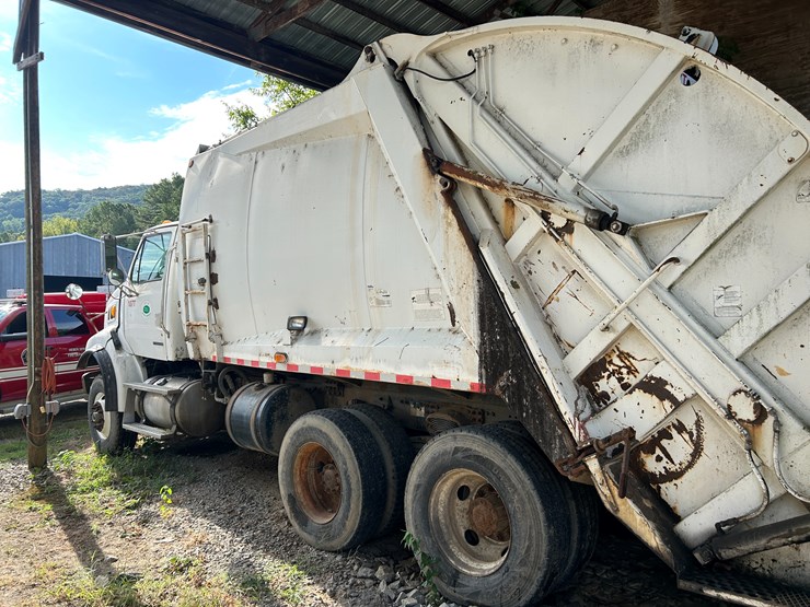2006-sterling-l8500-image-13