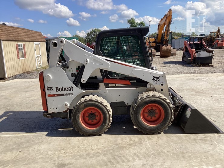 2013-bobcat-s650-image-5