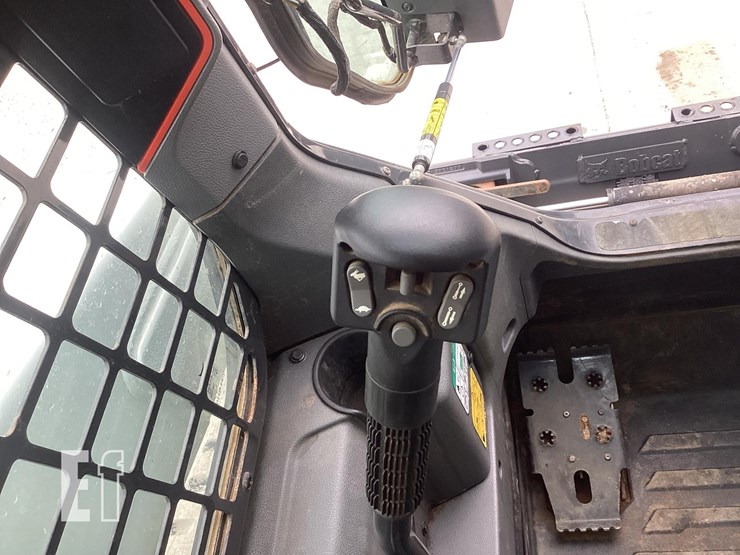 2023-bobcat-t64-image-17