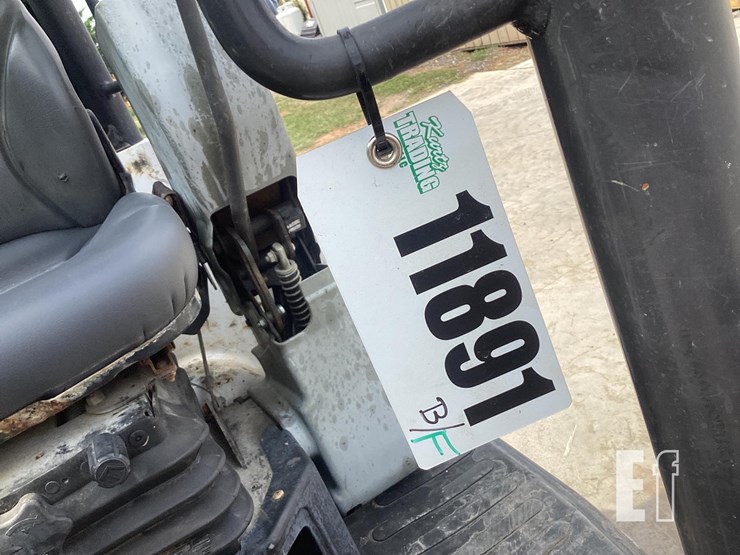 2014-bobcat-e32-image-24