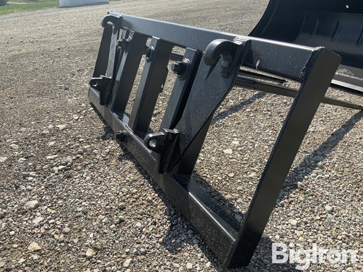 euro-global-dual-spear-hay-bale-attachment-image-11