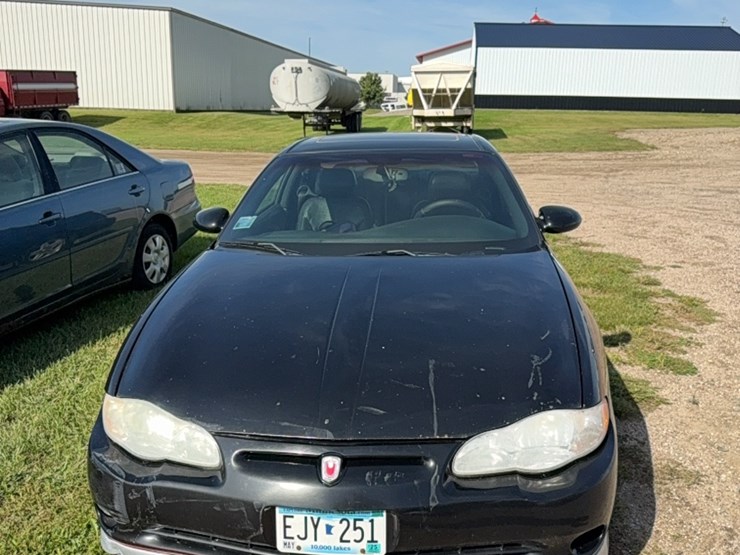 2002-chevy-monte-carlo-ss-car,-unsure-on-miles-dash-wont-light-up,-needs-battery,-motor-smokes-when-it-starts,-impound-vehicle,-**title**-image-3