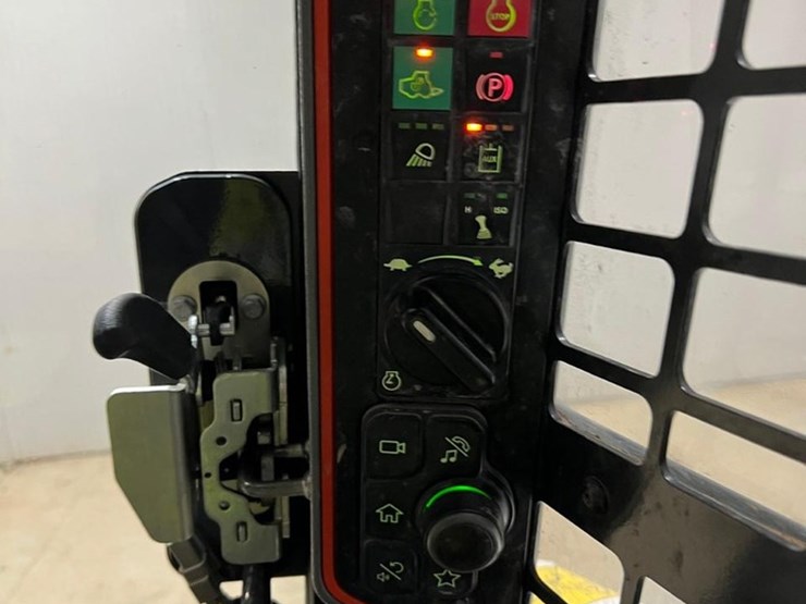 2022-bobcat-s76-image-21