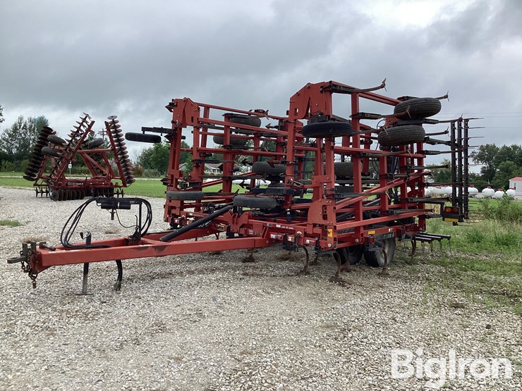 case-ih-4300-image-1