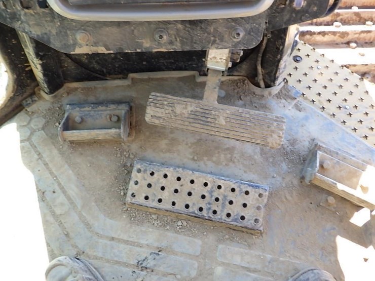 2019-caterpillar-d7e-lgp-image-38