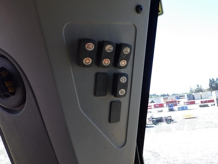 2012-caterpillar-d7e-image-35