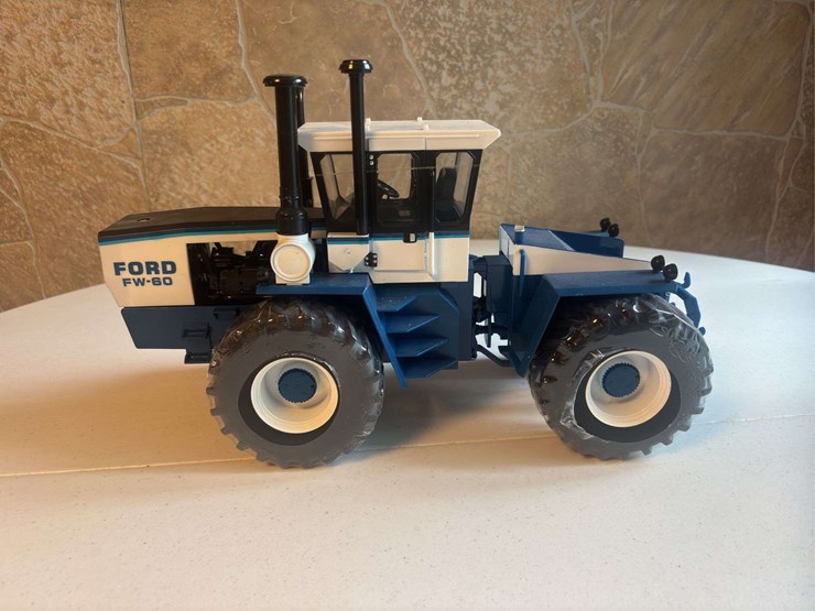 1/16-ford-fw-60-4wd-ertl-image-4