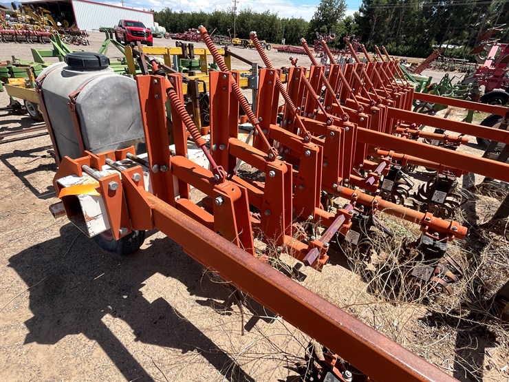 #9101-•-3-pt-field-cultivator,-4-row-custom-w/gallina-units-image-15