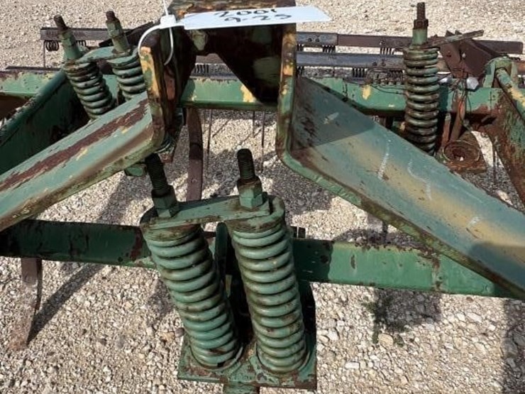 l2---jd-3pt-chisel-plow-image-4