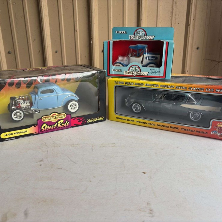 (3) 1/24 Ford Bank and 1/18 Ford Hotrod and Studebaker Golden Hawk