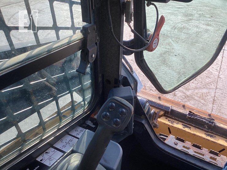 2020-deere-333g-image-15