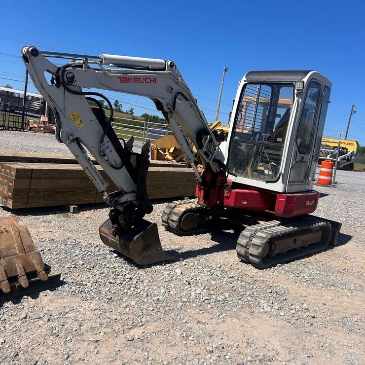 TAKEUCHI TB138FR