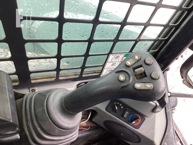2015-bobcat-t870-image-18