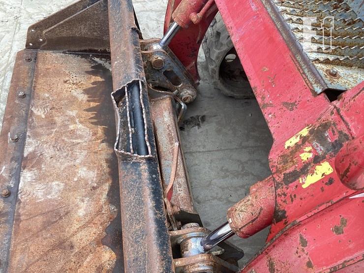 2014-takeuchi-tl12-image-10