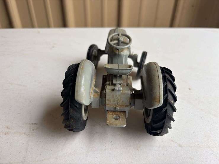 (2)-1/16-ford-9n-tractors-ertl-image-5