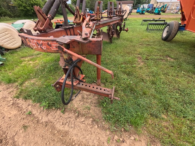 #5216-•-white-549-5-bottom-plow-image-8