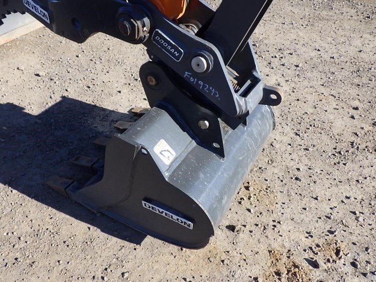 2024-doosan-dx35z-image-8