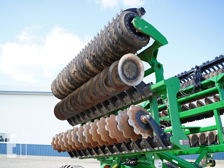 2021-john-deere-2680h-image-15