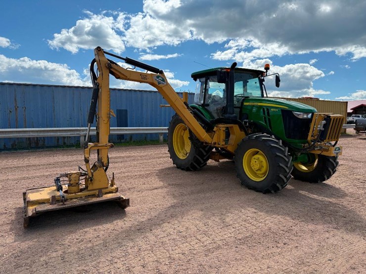 2017-john-deere-6120e-image-1