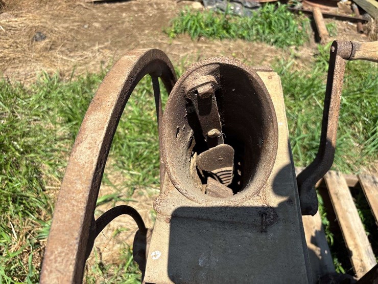 hocking-valley-corn-sheller-and-jack-image-7