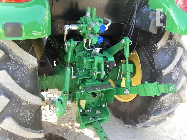 2022-john-deere-5100e-image-12