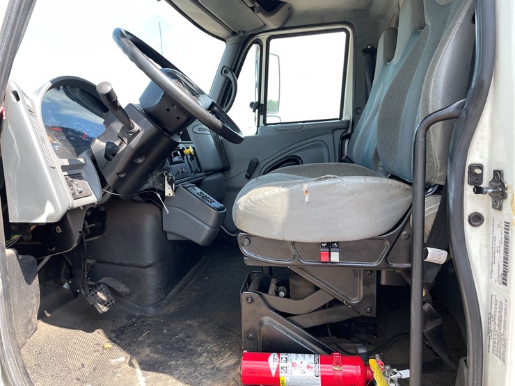 2006-international-durastar-4400-image-22