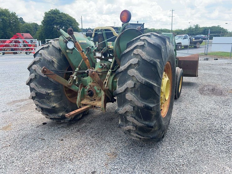 john-deere-2440-image-21