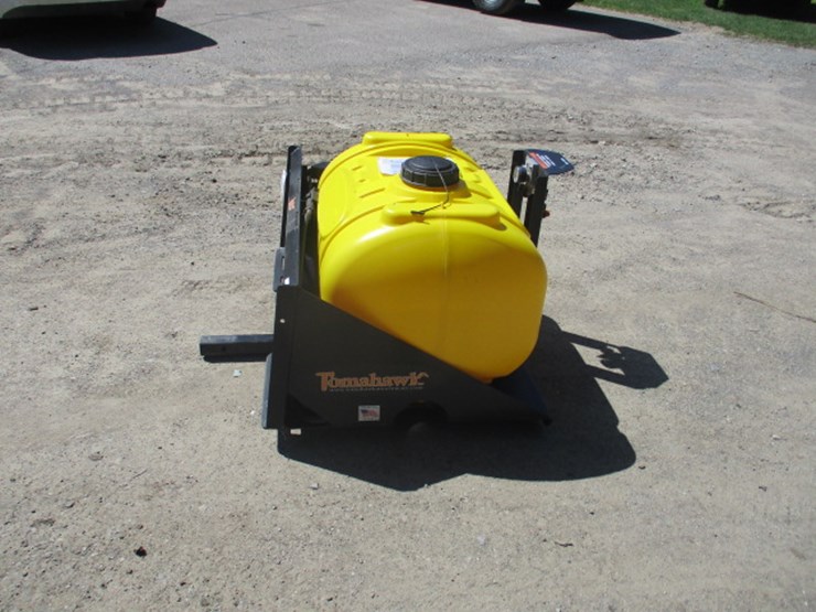 #2697-•-55-gal-tomahawk-sprayer-image-2