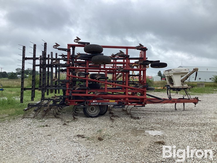 case-ih-4300-image-4