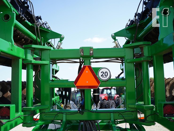 2021-john-deere-2680h-image-19