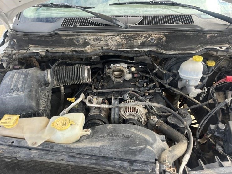 2004-dodge-1500-image-17