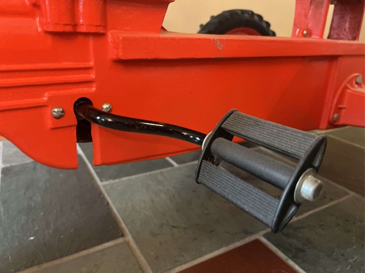 case-agri-king-1070-pedal-tractor-ertl-image-11