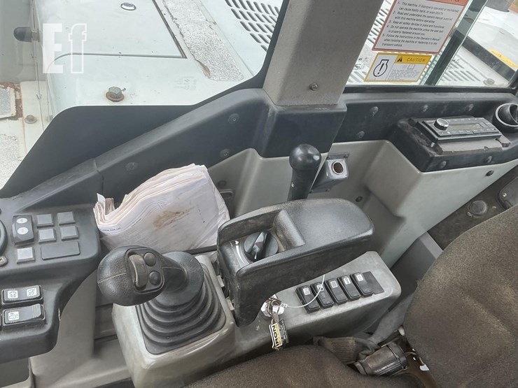 2016-takeuchi-tb1140-image-21