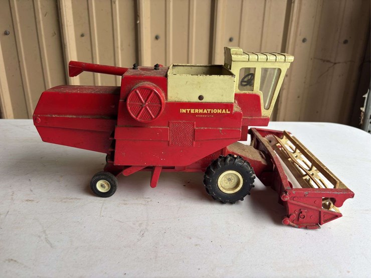 (2)-1/20-international-harvester-915-combine-and-1/16-5100-grain-drill-ertl-image-2