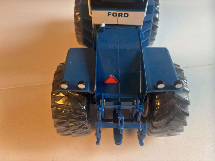 1/16-ford-fw-60-4wd-ertl-image-7