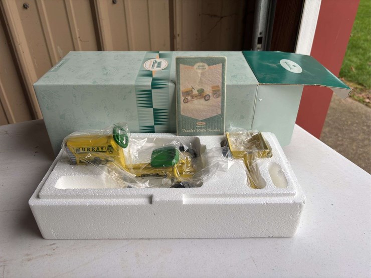 (2)-1/24-chevy-truck-and-murray-pedal-tractor-models-image-2