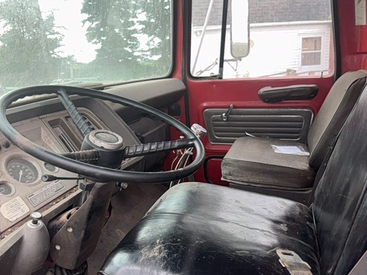 1974-ford-880-image-11