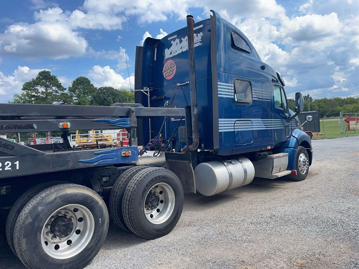 2009-peterbilt-387-image-5