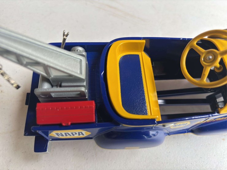 (2)-vermeer-truck-and-napa-pedal-car-toy-nib-image-24
