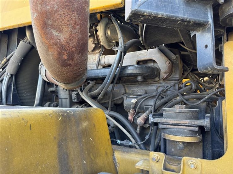 2005-john-deere-70-image-28