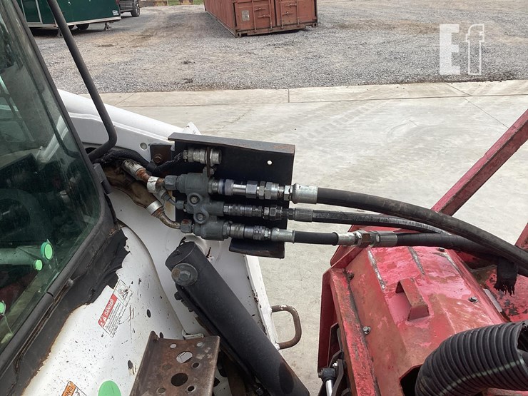 2007-bobcat-t300-image-11