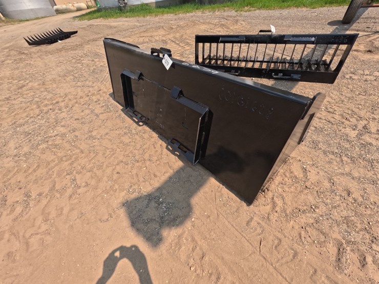 #5279-•-84"-skid-steer-snow-or-litter-bucket-image-3