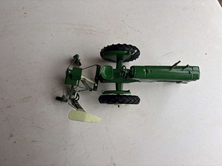 1/16-oliver-880-and-sickle-mower-image-11