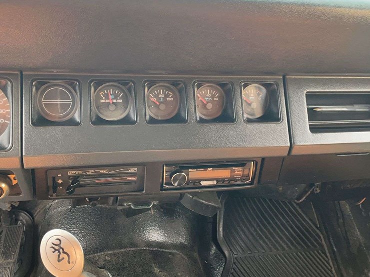 1994-jeep-wrangler-image-23
