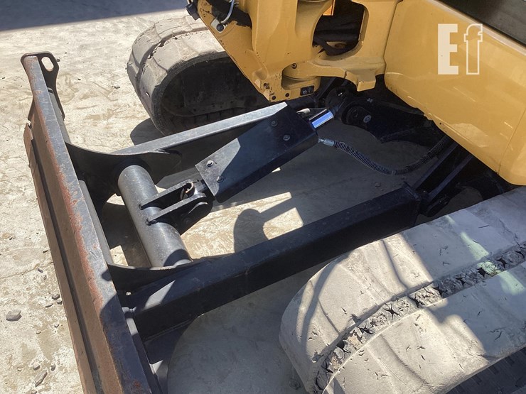 2019-caterpillar-305-image-10