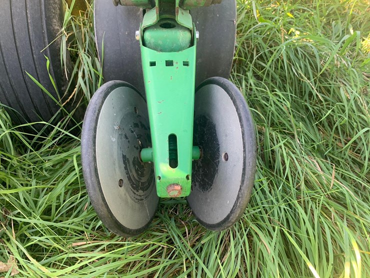 john-deere-7000-corn-planter-image-4